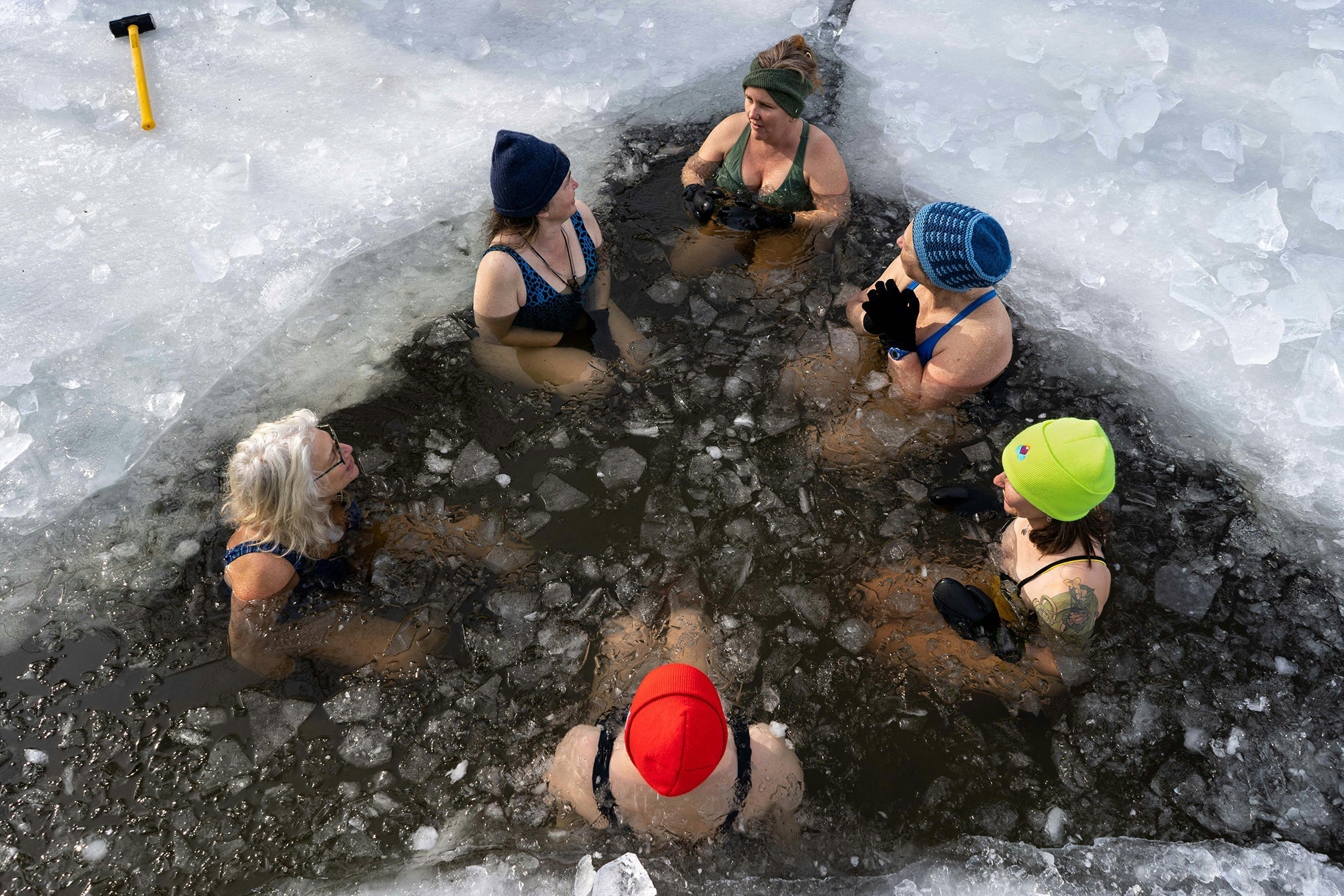 Ice Bath Safety: Who Should Avoid Cold Plunges? (And How to Stay Safe)